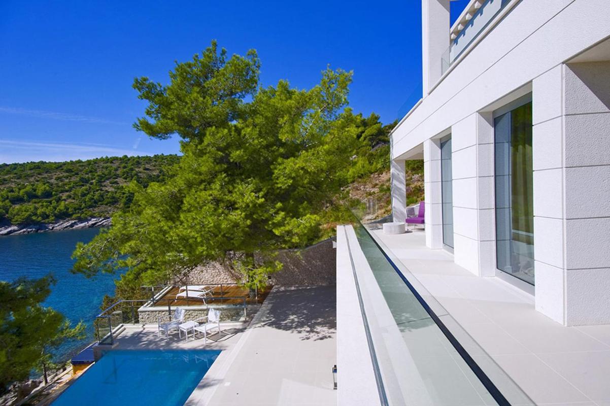 Luxury Seafront Villa My Dream With Private Pool, Jacuzzi And Staff At The Beach On Brac Island - Sumartin Selca  Dış mekan fotoğraf
